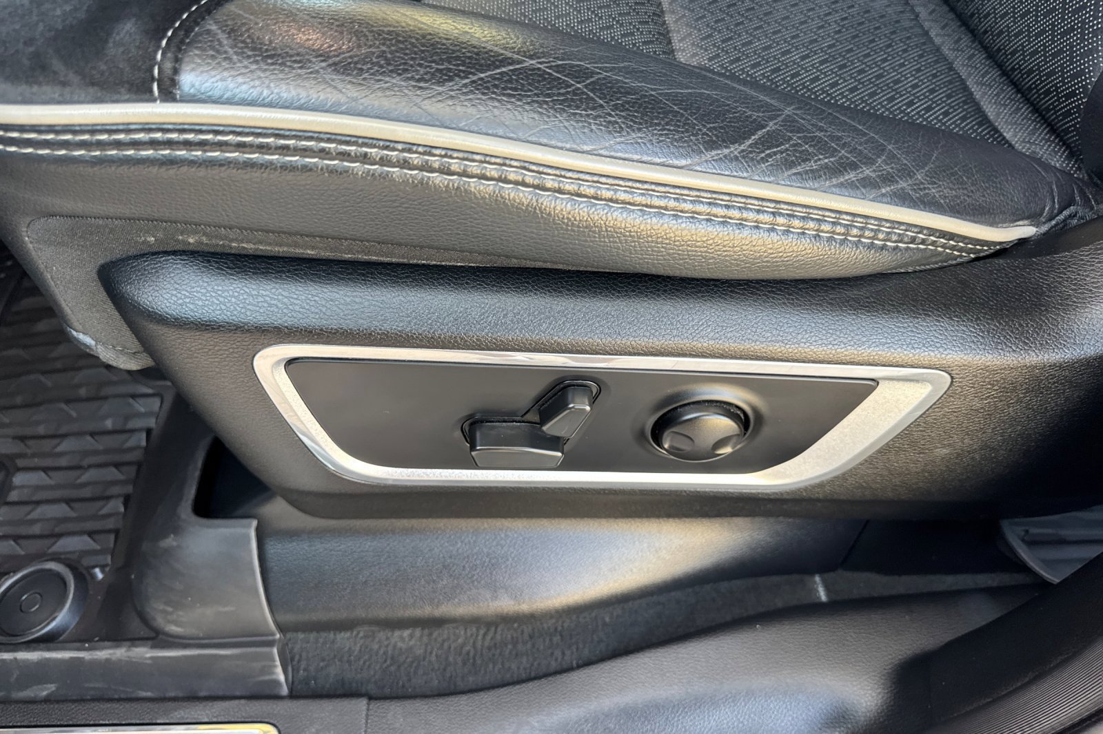 Used 2022 RAM 1500 Laramie RWD image 12