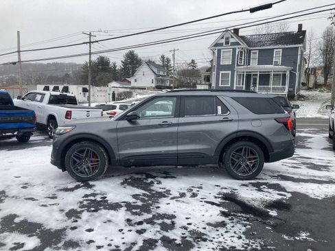 New 2026 Ford Explorer ST w/ Sun And Sound Package image 4