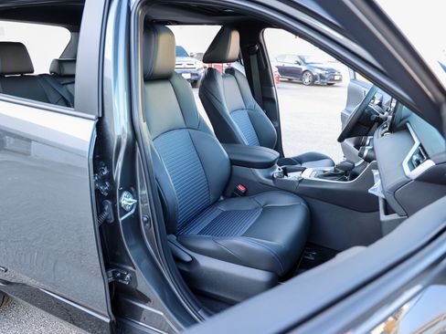 Used 2025 Toyota RAV4 XSE AWD/4WD image 42