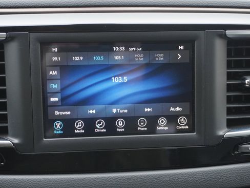 Used 2019 Chrysler Pacifica Touring-L image 14