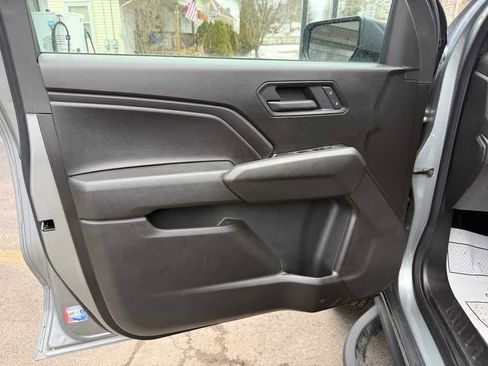 Used 2025 Chevrolet Colorado Trail Boss image 13