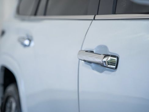 Used 2025 Toyota Sequoia Capstone AWD/4WD image 13