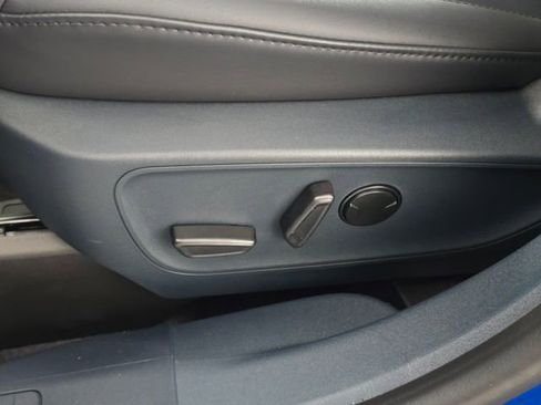 New 2025 Ford Maverick Lariat w/ Black Appearance Package image 25