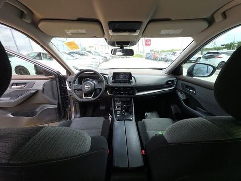 Used 2023 Nissan Rogue SV image 25