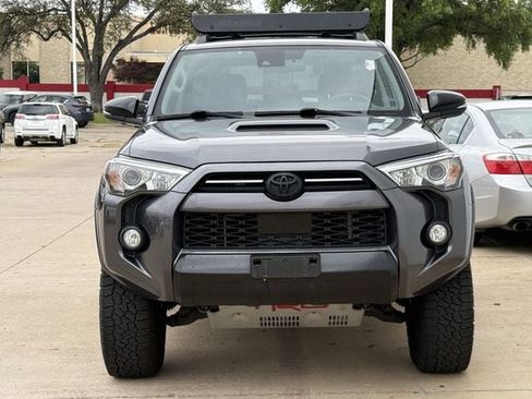 Used 2020 Toyota 4Runner Venture w/ Moonroof Package image 6