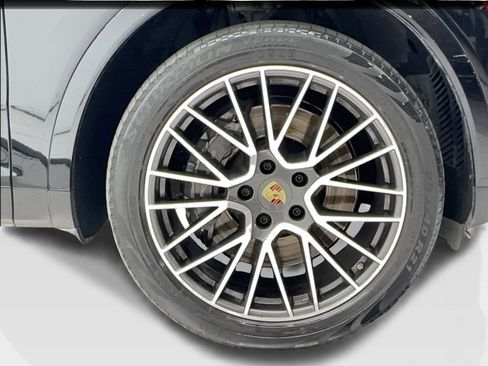 Used 2023 Porsche Cayenne image 50
