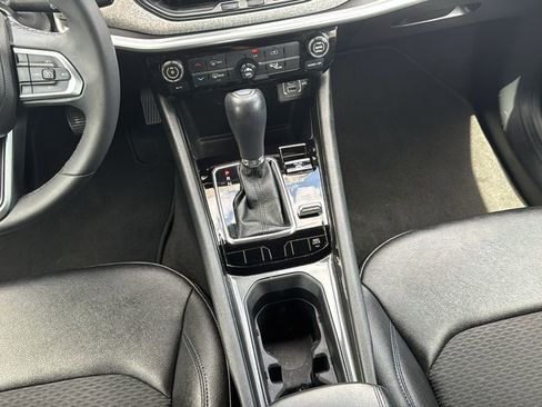 Used 2024 Jeep Compass Latitude AWD/4WD image 24