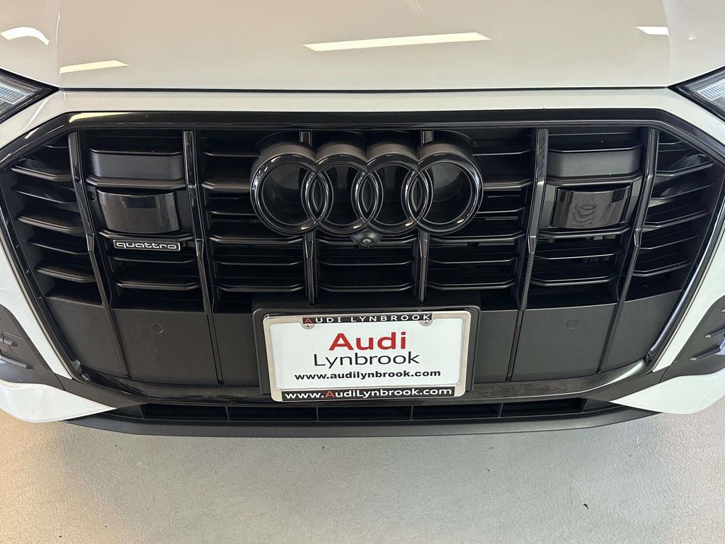 Used 2023 Audi Q7 2.0T Premium Plus w/ Premium Plus Package AWD/4WD image 12