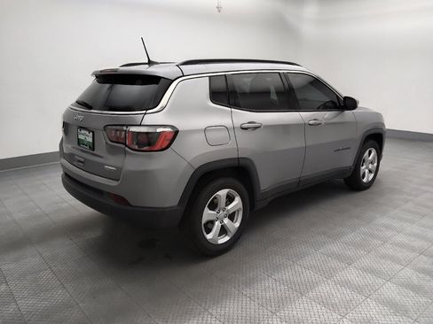 Used 2019 Jeep Compass Latitude FWD image 10