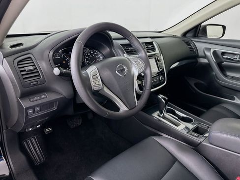 Used 2018 Nissan Altima 2.5 SR w/ SR Midnight Edition FWD image 9
