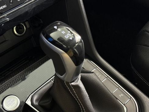 New 2026 Volkswagen Taos SEL image 23