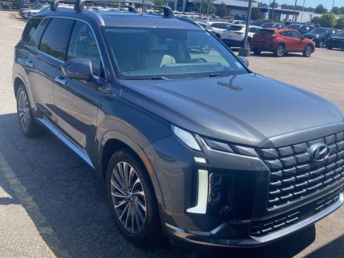 Used 2024 Hyundai Palisade Calligraphy AWD/4WD image 2