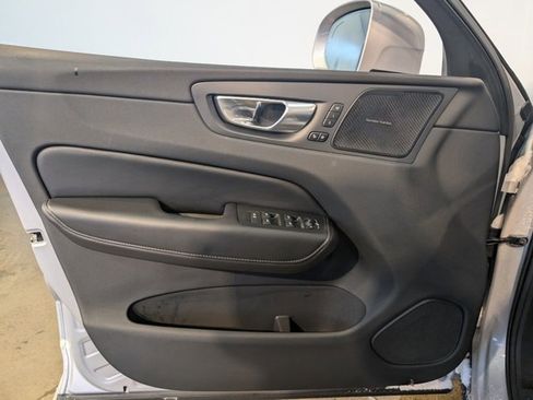 Used 2023 Volvo XC60 B5 Ultimate w/ Climate Package image 7