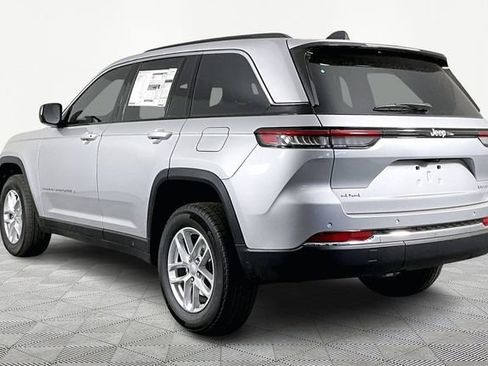 New 2026 Jeep Grand Cherokee Laredo image 4