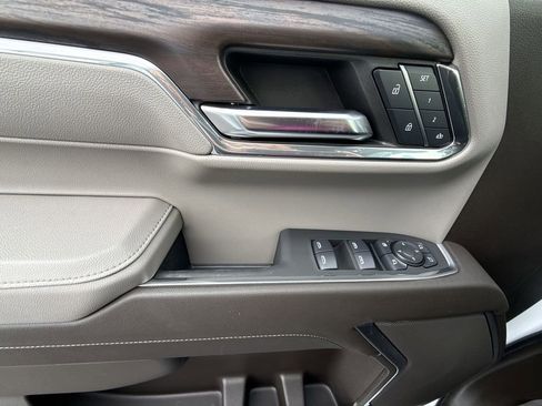 Used 2024 GMC Sierra 1500 SLT image 30