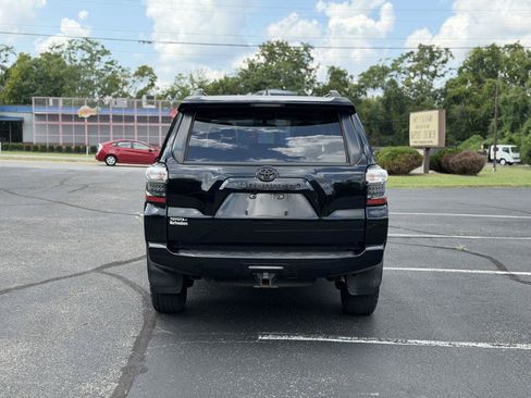 Used 2019 Toyota 4Runner SR5 AWD/4WD image 4
