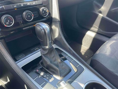 Used 2021 Volkswagen Passat 2.0T S image 28