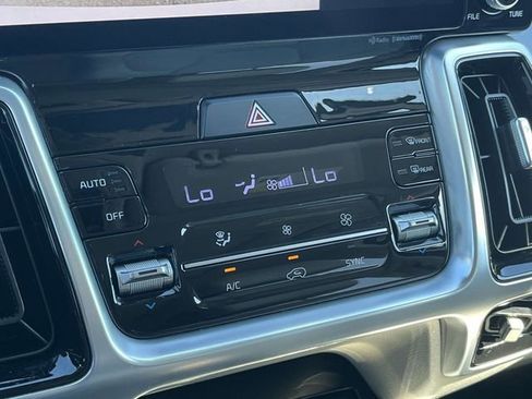 Used 2021 Kia Sorento SX image 34