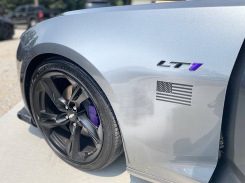 Used 2021 Chevrolet Camaro LT w/ Technology Package RWD image 12