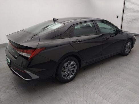 Used 2024 Hyundai Elantra Blue FWD image 10