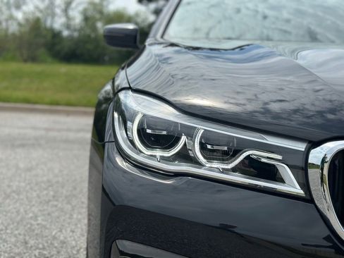 Used 2018 BMW 750i xDrive AWD/4WD image 10