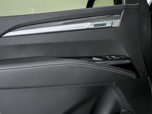 Used 2025 Cadillac Escalade V w/ LPO, ONYX Package image 18