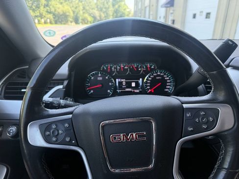 Used 2018 GMC Yukon SLT w/ Open Road Package AWD/4WD image 15