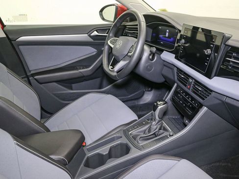 Certified 2026 Volkswagen Jetta SE FWD image 20