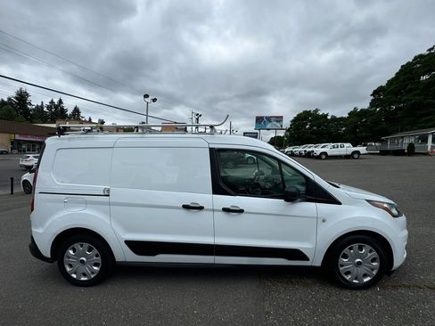 Used 2019 Ford Transit Connect XLT FWD image 4