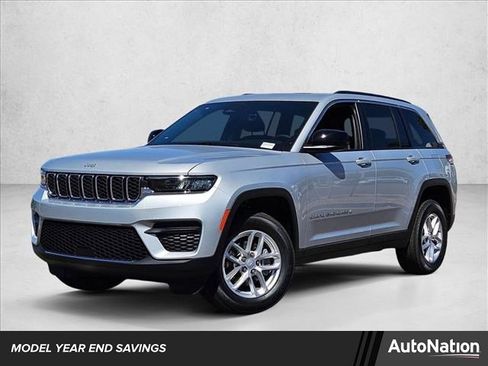 New 2025 Jeep Grand Cherokee Laredo image 1