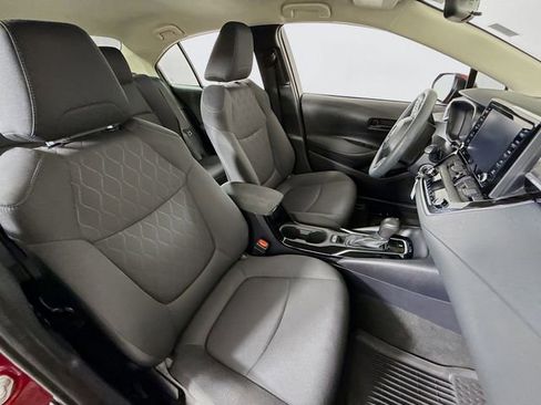 Used 2022 Toyota Corolla LE image 31