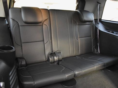 Used 2017 Chevrolet Tahoe LT w/ Luxury Package RWD image 16