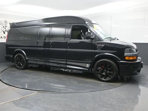 Used 2025 Chevrolet Express 2500 Extended w/ Driver Convenience Package RWD image 6
