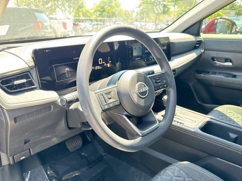 Used 2025 Nissan Kicks SV AWD/4WD image 20