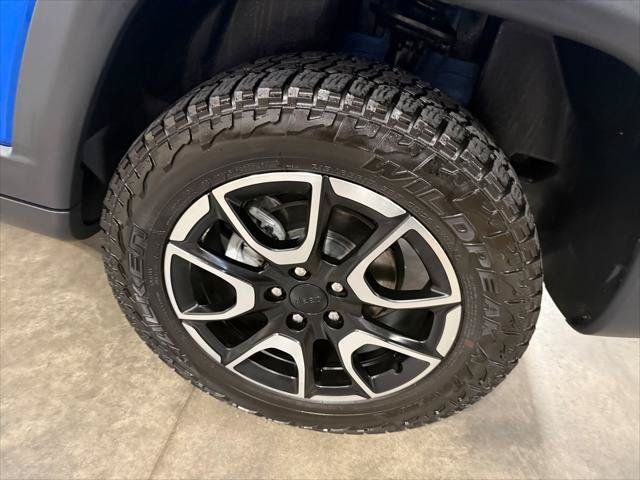 Certified 2024 Jeep Compass Trailhawk w/ Trailhawk Elite Group AWD/4WD image 25