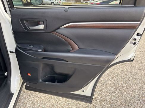 Used 2014 Toyota Highlander Limited image 44