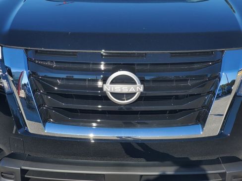 New 2025 Nissan Pathfinder SV w/ SV Premium Package image 10