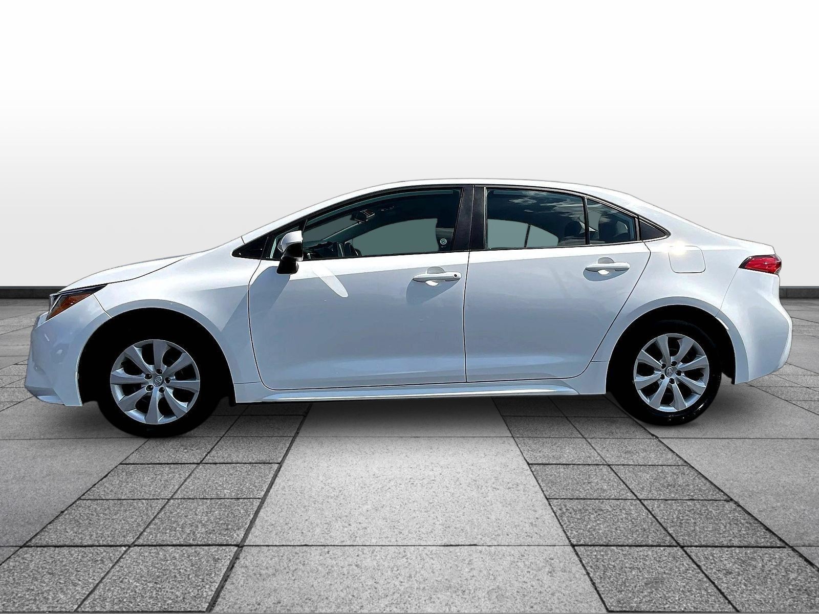 Used 2024 Toyota Corolla LE FWD image 8