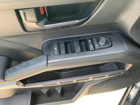 Used 2025 Toyota Tacoma SR5 AWD/4WD image 4