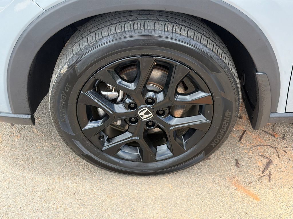 Used 2025 Honda HR-V Sport image 11