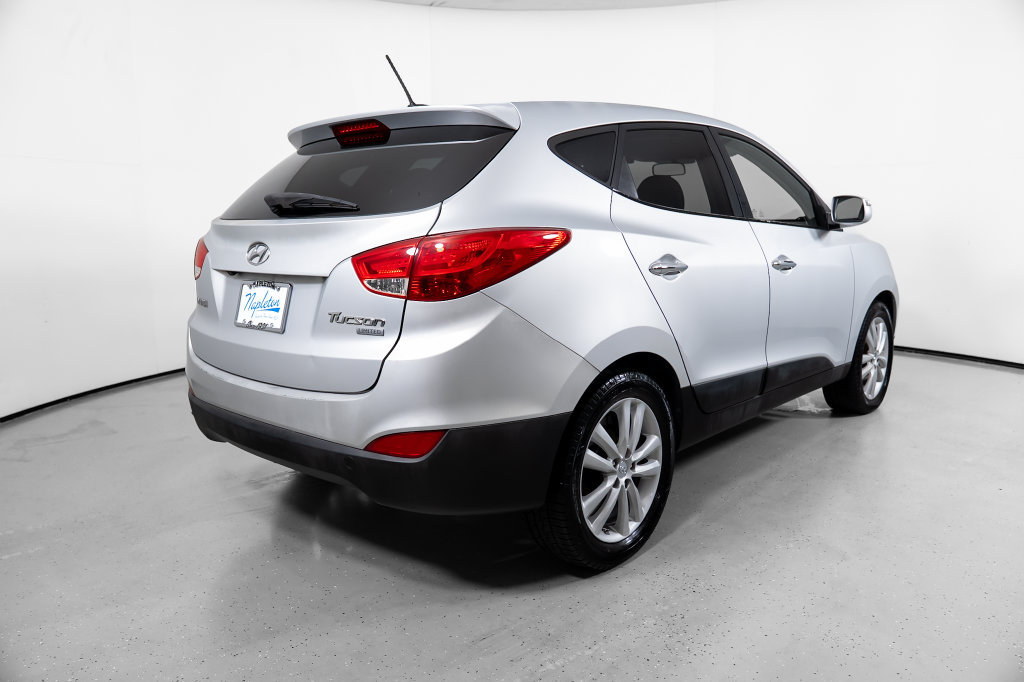 Used 2010 Hyundai Tucson Limited w/ Premium Pkg 4 FWD image 9
