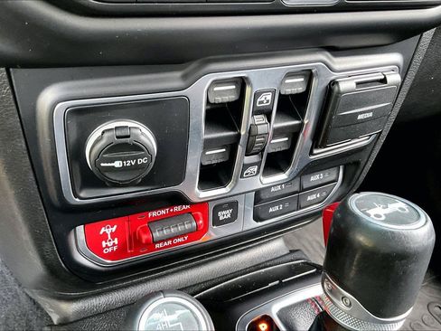 Used 2020 Jeep Wrangler Unlimited Rubicon AWD/4WD image 32