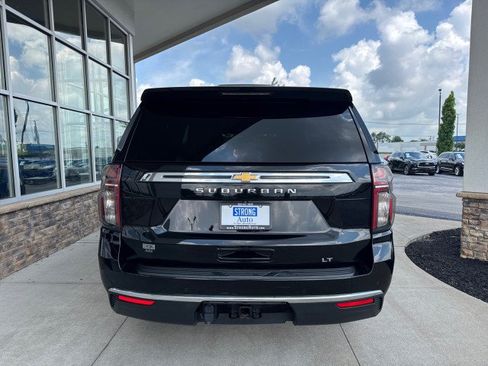 Used 2022 Chevrolet Suburban LT AWD/4WD image 4