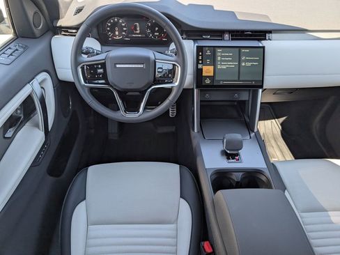 Certified 2025 Land Rover Discovery Sport Dynamic SE AWD/4WD image 11