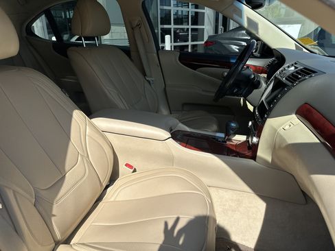 Used 2011 Lexus LS 460 AWD w/ Luxury Value Edition image 28