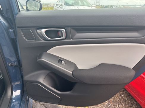 Used 2025 Honda Civic Sport image 31