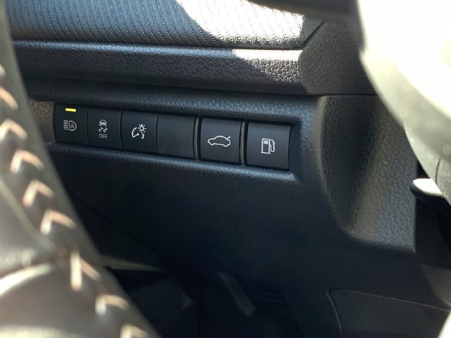 Used 2026 Toyota Camry SE FWD image 15