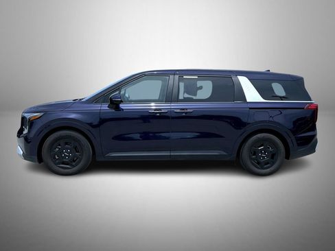 Used 2025 Kia Carnival FWD image 8