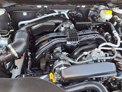 Used 2025 Subaru Outback Premium AWD/4WD image 16