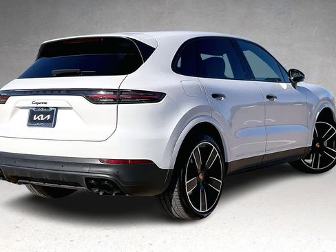 Used 2021 Porsche Cayenne image 21